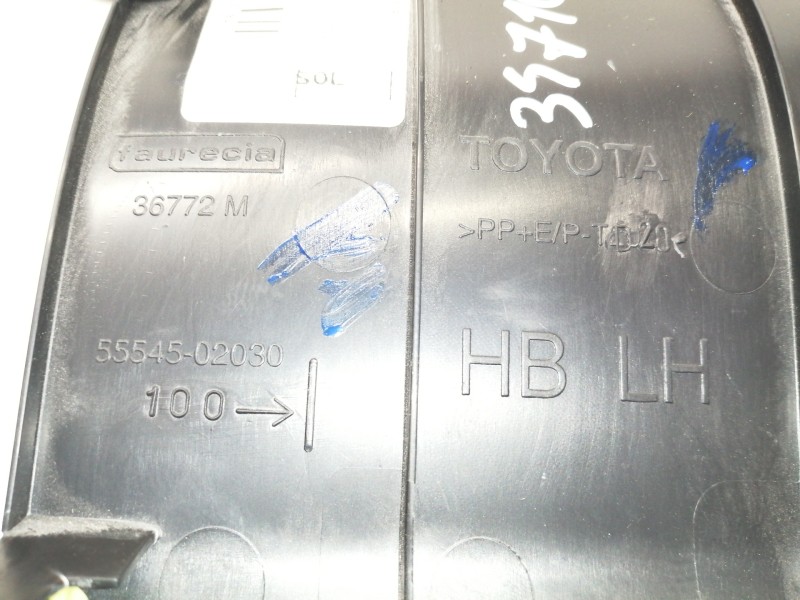 Recambio de moldura para toyota auris active referencia OEM IAM 5554502030  