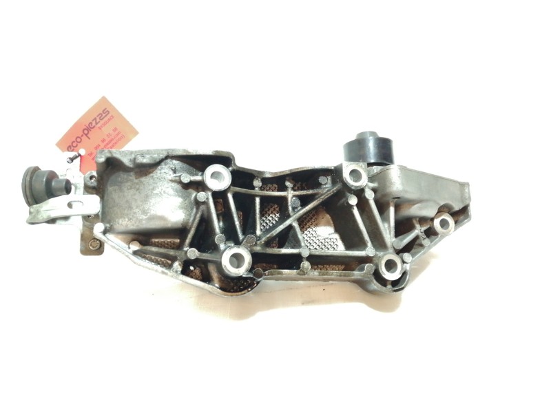 Recambio de soporte alternador para renault koleos dynamique pack2 referencia OEM IAM 8200527320  