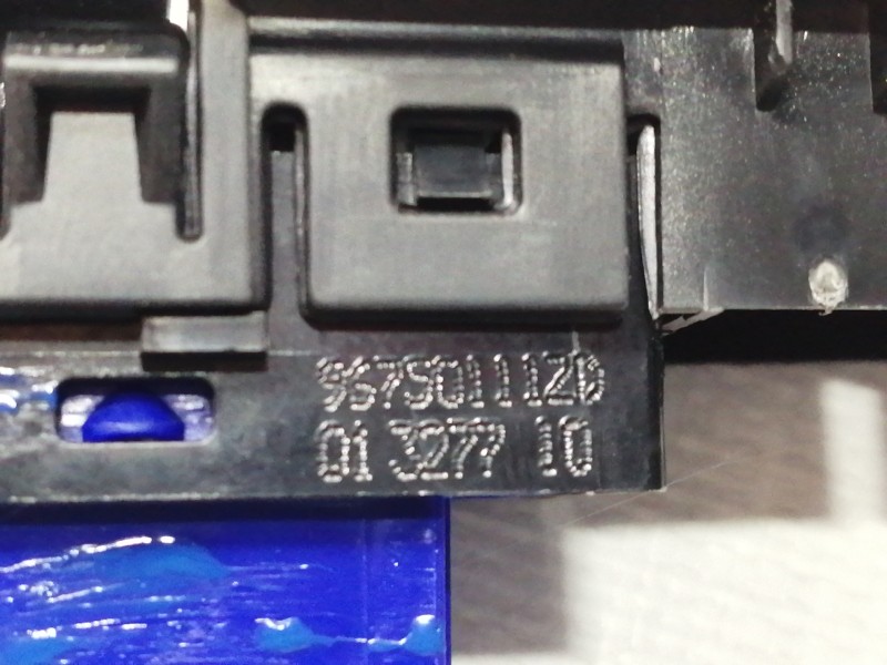 Recambio de interruptor para peugeot 2008 (--.2013) allure referencia OEM IAM 9677059077  