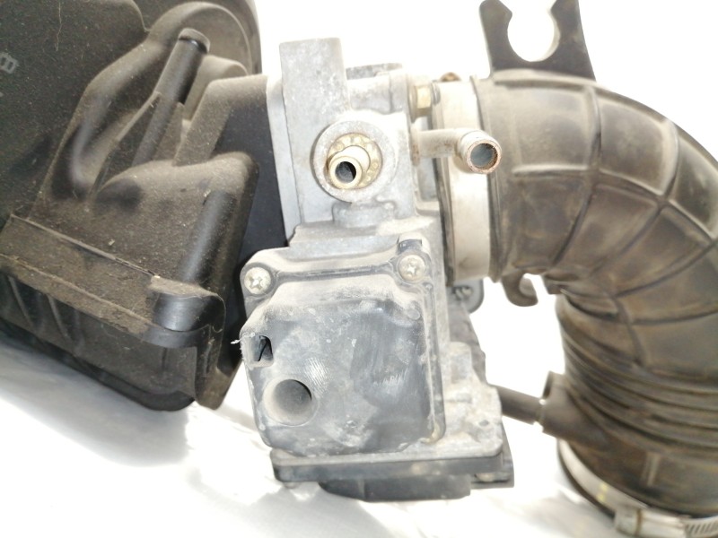 Recambio de colector admision para honda cr-v (rd8) es referencia OEM IAM 17100PNCJ0  