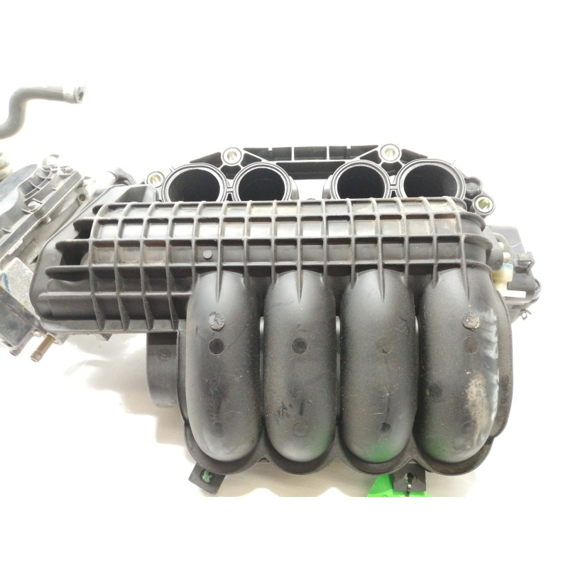 Recambio de colector admision para honda cr-v (rd8) es referencia OEM IAM 17100PNCJ0  