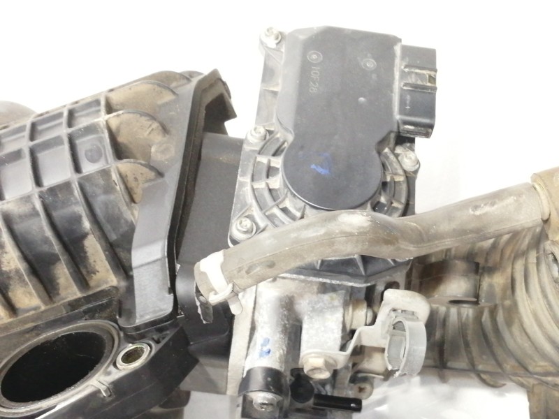 Recambio de colector admision para honda cr-v (rd8) es referencia OEM IAM 17100PNCJ0  