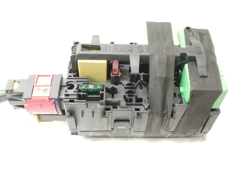 Recambio de caja reles / fusibles para peugeot 2008 (--.2013) allure referencia OEM IAM 9666232680  