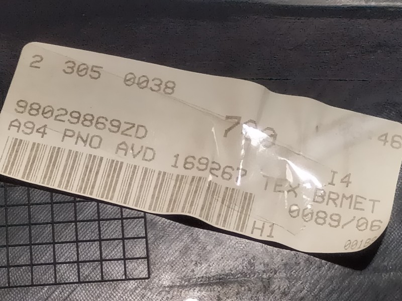 Recambio de guarnecido puerta delantera derecha para peugeot 2008 (--.2013) allure referencia OEM IAM 98029869ZD  