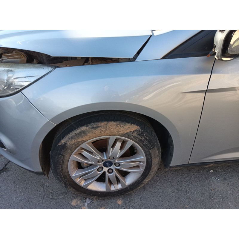 Recambio de aleta delantera izquierda para ford focus iii 1.6 ti referencia OEM IAM   