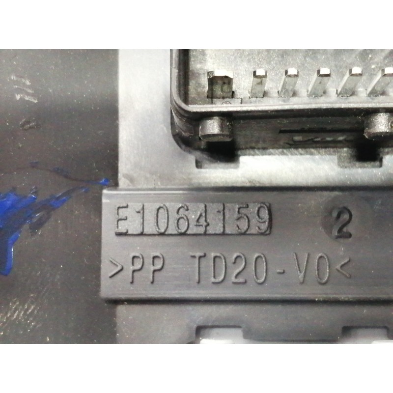 Recambio de caja reles / fusibles para peugeot 2008 (--.2013) allure referencia OEM IAM 9807531680  