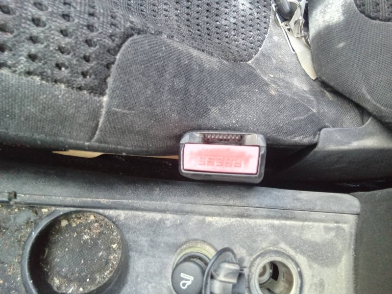 Recambio de enganche cinturon delantero derecho para citroën c4 coupe vtr plus referencia OEM IAM 501021504 B9132AC15 