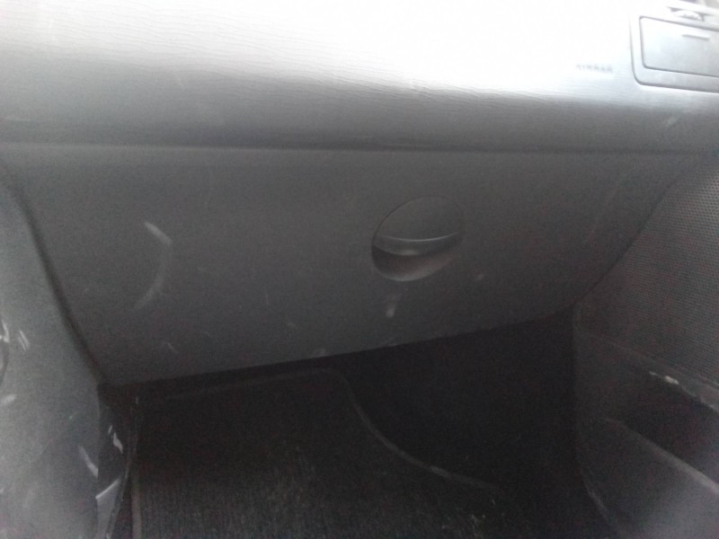 Recambio de guantera para citroën c4 coupe vtr plus referencia OEM IAM 136106 06100841 