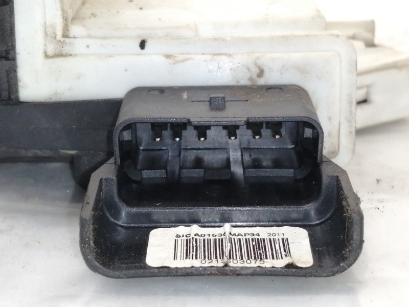 Recambio de cerradura puerta delantera derecha para peugeot partner kombi premium referencia OEM IAM 828405 A01851 4151M1570I3