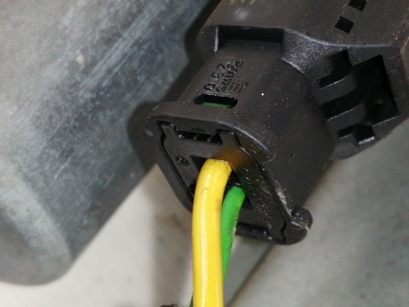 Recambio de elevalunas delantero derecho para peugeot partner kombi premium referencia OEM IAM 402104B  