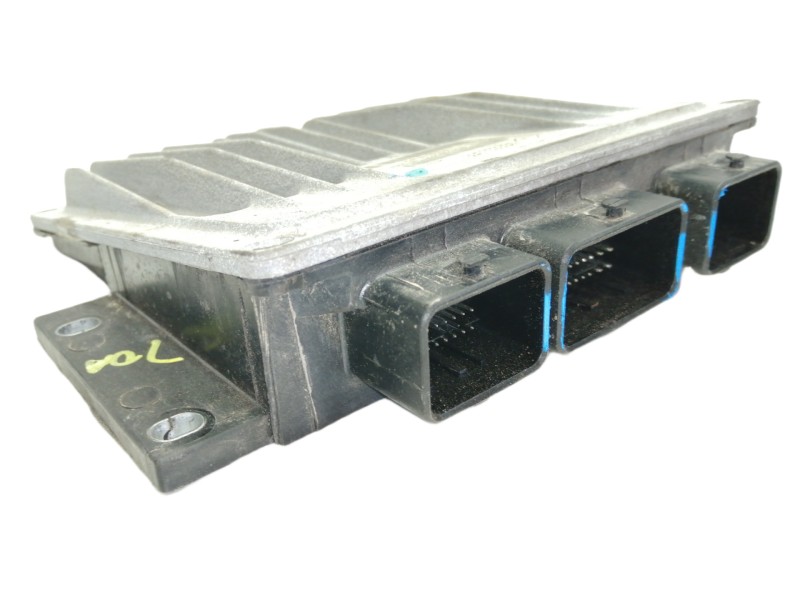 Recambio de centralita motor uce para renault clio iii exception 2 referencia OEM IAM 8200911560 8200909666 