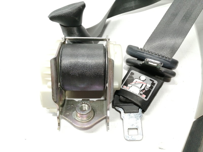 Recambio de cinturon seguridad trasero central para renault clio iii exception 2 referencia OEM IAM 33056057E  