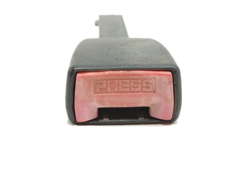 Recambio de enganche cinturon delantero derecho para renault clio iii exception 2 referencia OEM IAM 34049125A  
