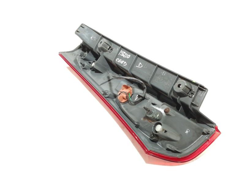 Recambio de piloto trasero derecho para kia cee´d sporty wagon referencia OEM IAM 924041H3  