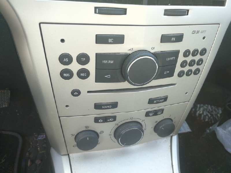Recambio de sistema audio / radio cd para opel astra h berlina cosmo referencia OEM IAM 497316088  