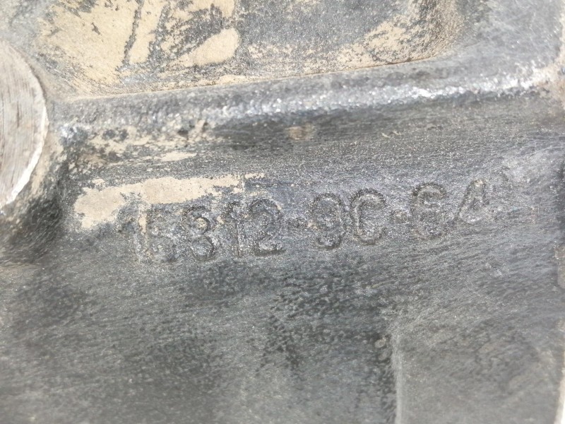 Recambio de soporte bomba inyeccion para nissan serena (c23m) 2.3 lx diesel referencia OEM IAM 168129C641  