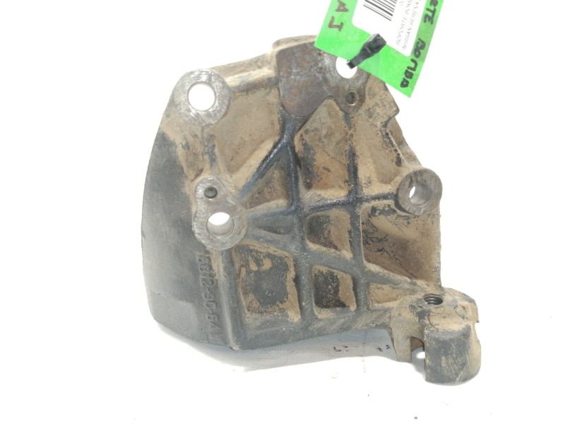 Recambio de soporte bomba inyeccion para nissan serena (c23m) 2.3 lx diesel referencia OEM IAM 168129C641  
