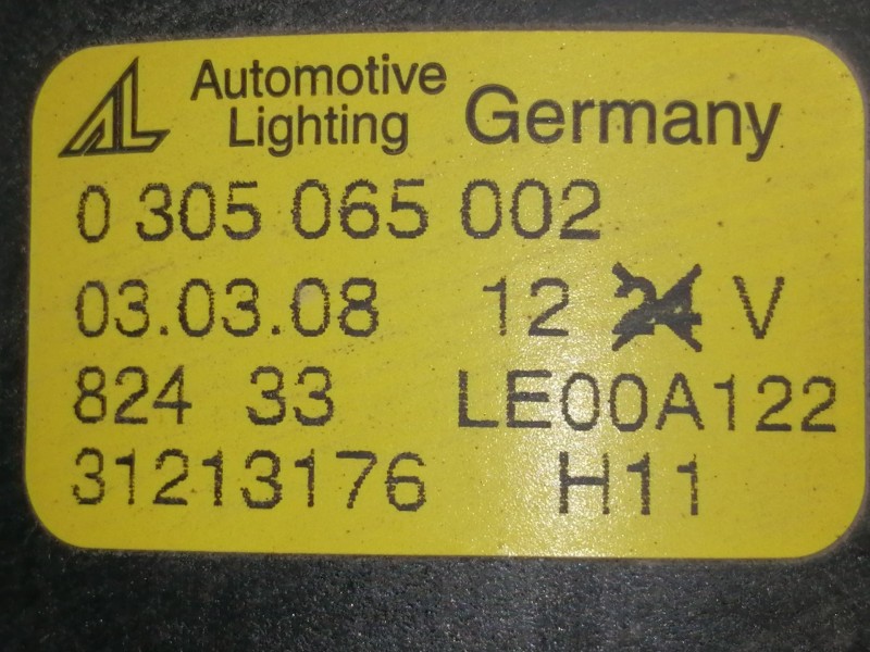 Recambio de faro antiniebla derecho para volvo c30 1.6 d kinetic referencia OEM IAM 0305065002 31213176 