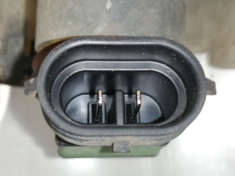 Recambio de faro antiniebla derecho para volvo c30 1.6 d kinetic referencia OEM IAM 0305065002 31213176 