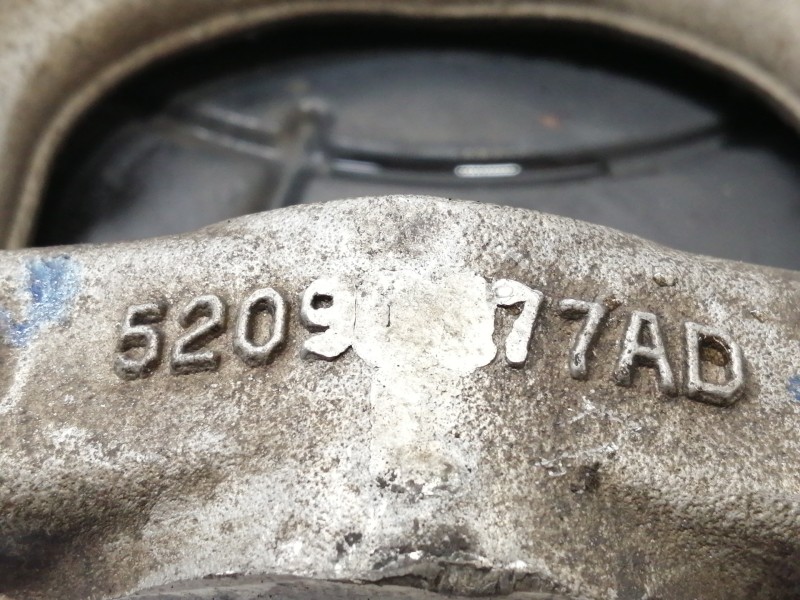 Recambio de mangueta delantera izquierda para jeep gr. cherokee (wh) 3.0 crd overland referencia OEM IAM 52090177AD  