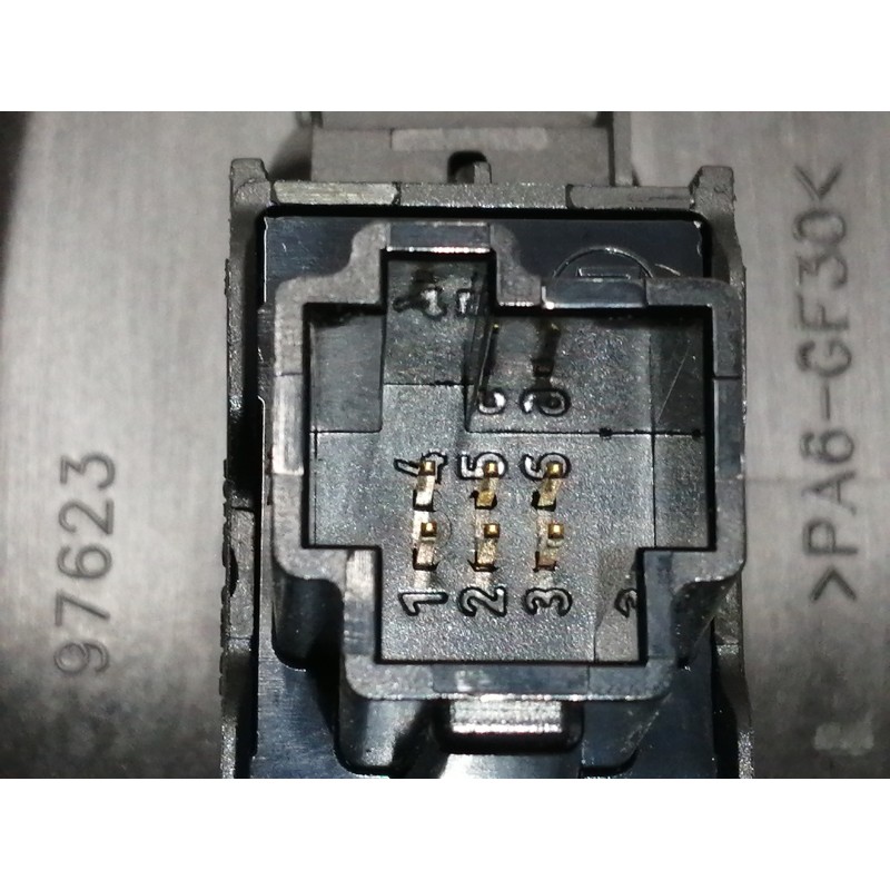 Recambio de mando elevalunas delantero derecho para volvo c30 1.6 d kinetic referencia OEM IAM 8663815 ESW464 