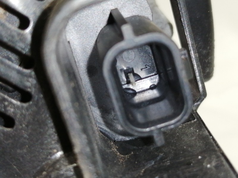 Recambio de alternador para renault megane iv berlina 5p experience referencia OEM IAM 2613543A 231008040R 