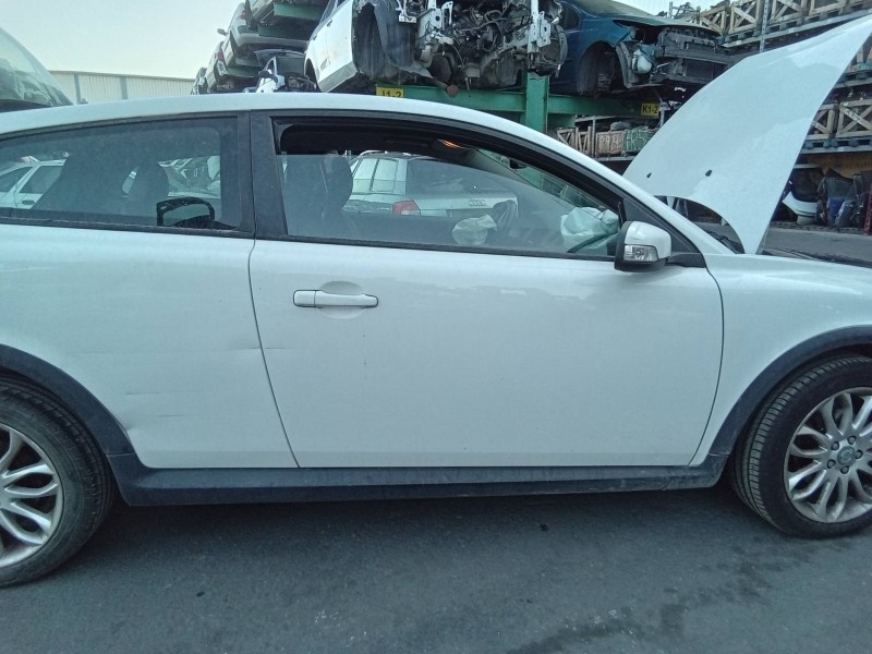 Recambio de puerta delantera derecha para volvo c30 1.6 d kinetic referencia OEM IAM   