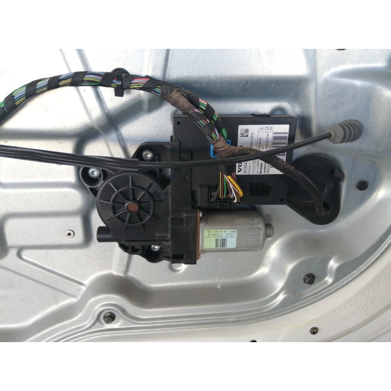 Recambio de puerta delantera derecha para volvo c30 1.6 d kinetic referencia OEM IAM   
