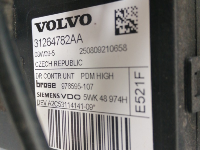 Recambio de puerta delantera derecha para volvo c30 1.6 d kinetic referencia OEM IAM   