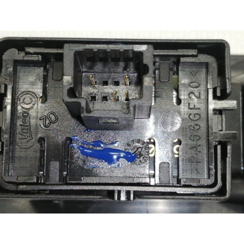 Recambio de mando elevalunas trasero izquierdo para renault megane iv berlina 5p experience referencia OEM IAM 829507746R  