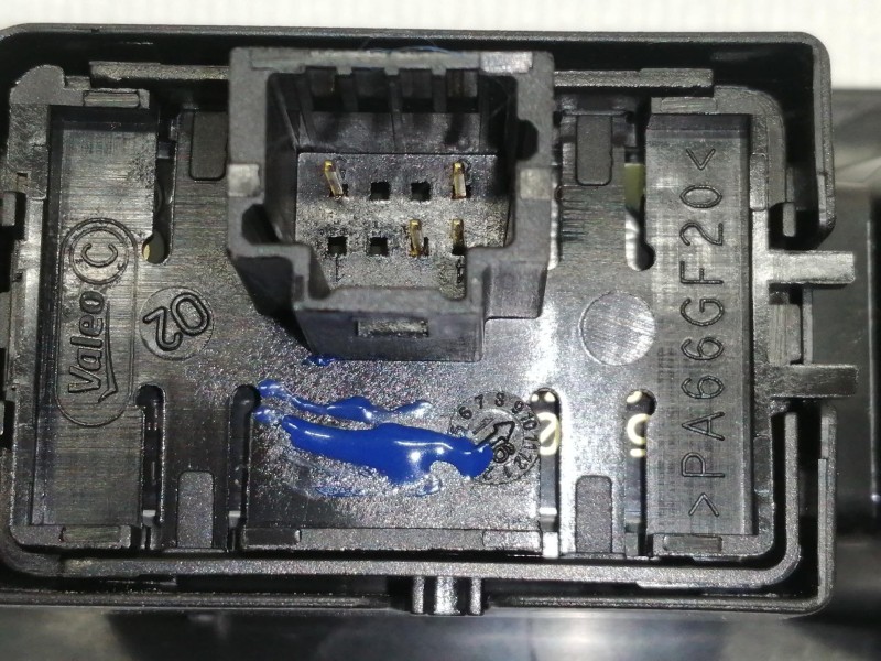 Recambio de mando elevalunas trasero izquierdo para renault megane iv berlina 5p experience referencia OEM IAM 829507746R  