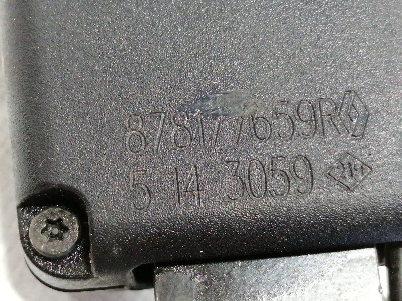 Recambio de enganche cinturon delantero izquierdo para renault clio iv business referencia OEM IAM 878177659R  