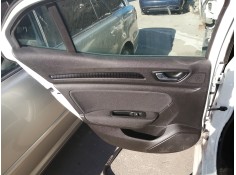 Recambio de guarnecido puerta trasera izquierda para renault megane iv berlina 5p experience referencia OEM IAM 153001892   2