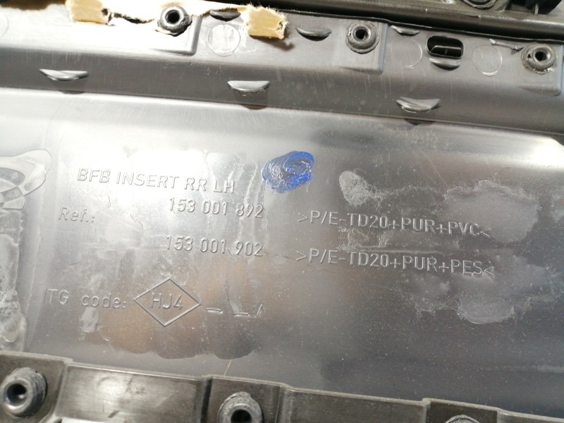 Recambio de guarnecido puerta trasera izquierda para renault megane iv berlina 5p experience referencia OEM IAM 153001892  