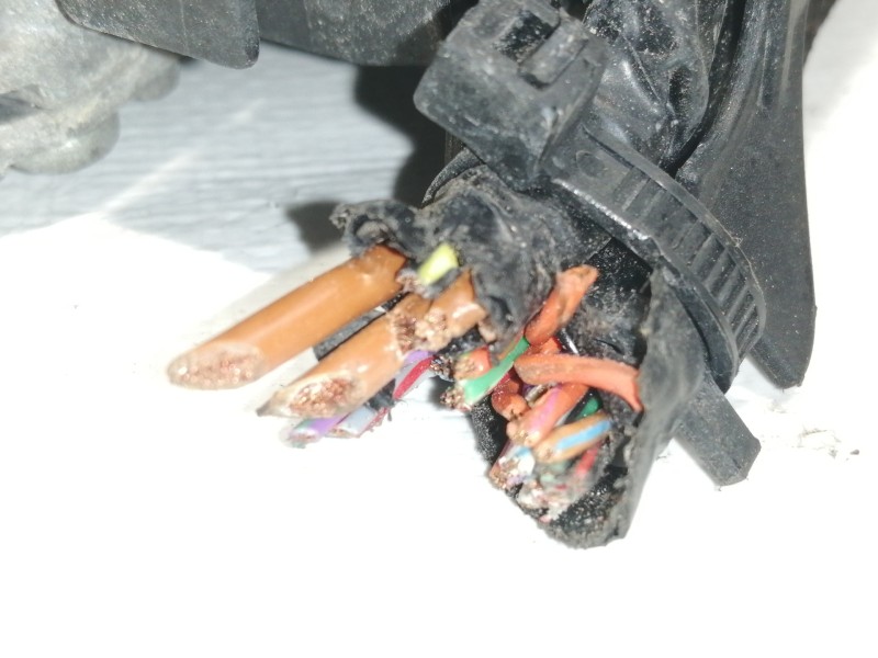 Recambio de centralita motor uce para skoda fabia (6y2/6y3) urban line referencia OEM IAM 047906033E  