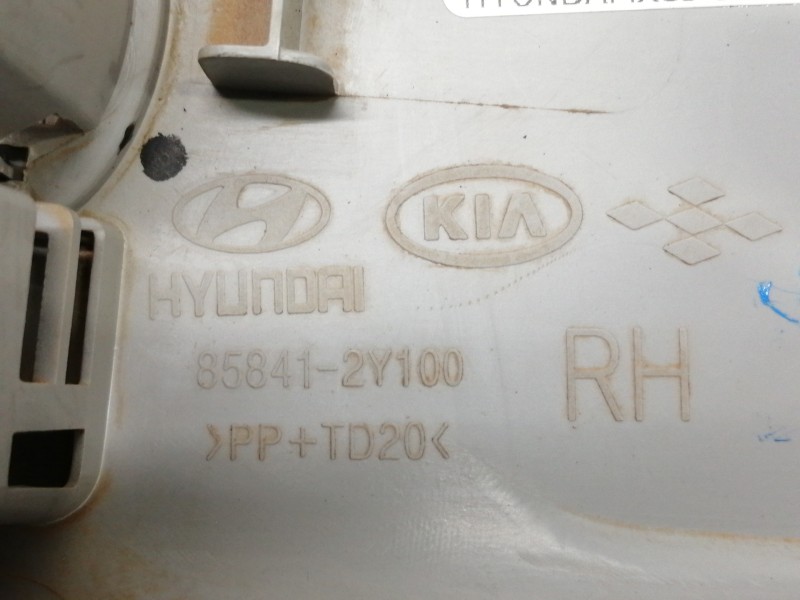 Recambio de moldura para hyundai ix35 comfort 2wd referencia OEM IAM 858412Y100 858432Y000 