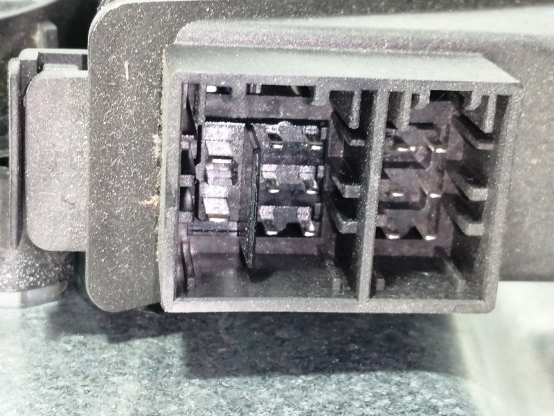 Recambio de elevalunas delantero derecho para volkswagen polo (9n3) advance referencia OEM IAM 6Y2959801 400894D 6Q3837756