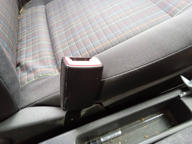 Recambio de enganche cinturon delantero izquierdo para volkswagen polo (9n3) advance referencia OEM IAM 6Q0857755  