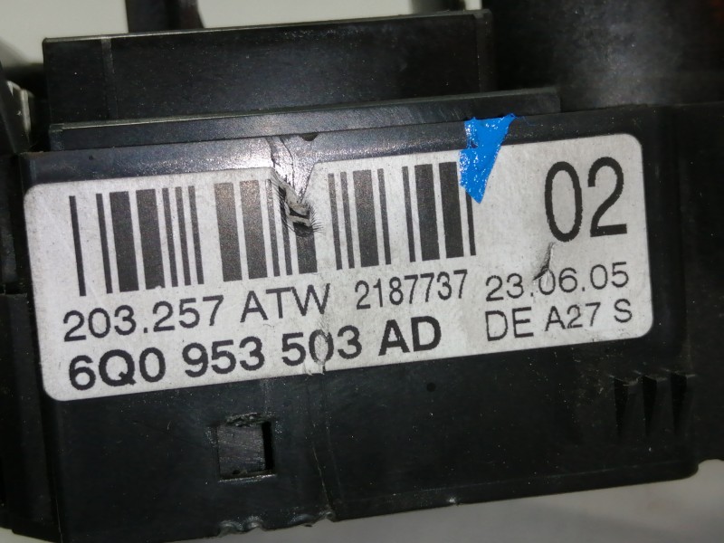 Recambio de mando multifuncion para volkswagen polo (9n3) advance referencia OEM IAM 6Q0953503AD 2187737 203257ATW