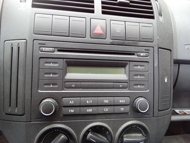 Recambio de sistema audio / radio cd para volkswagen polo (9n3) advance referencia OEM IAM 5930093251 5930093251 / 014VWZ1Z5E462