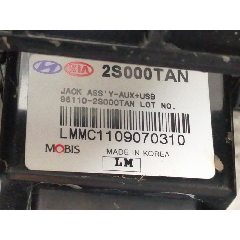 Recambio de apoyabrazos central para hyundai ix35 comfort 2wd referencia OEM IAM 846312Y000 846212Y050 961102S000TAN 2S000TAN LM