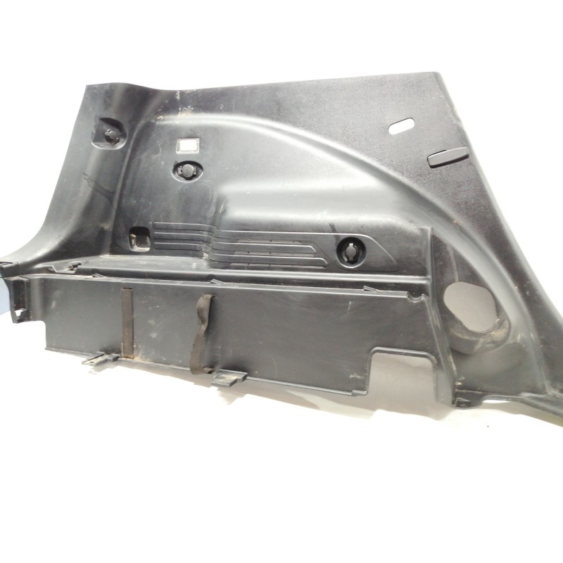 Recambio de molduras traseras para hyundai ix35 comfort 2wd referencia OEM IAM 857312Y000  