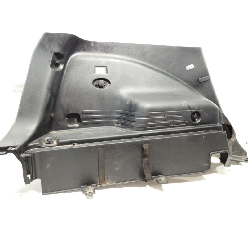 Recambio de molduras traseras para hyundai ix35 comfort 2wd referencia OEM IAM 857312Y000  