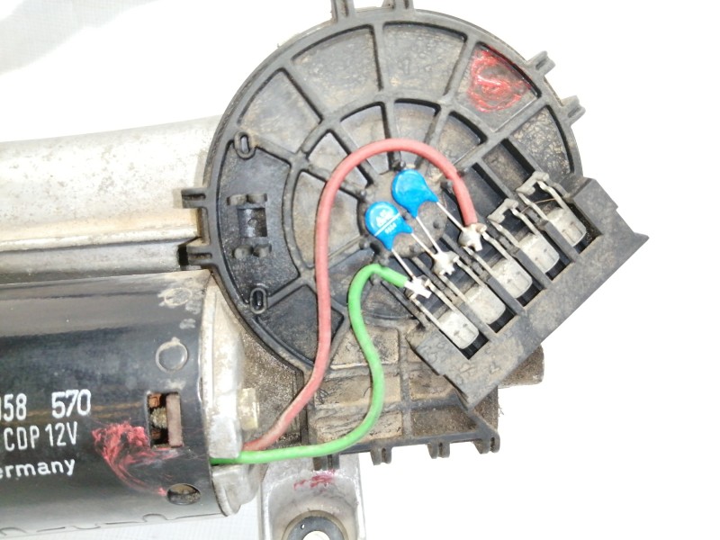 Recambio de motor limpia delantero para mercedes-benz clase e (w210) berlina diesel 300 turbodiesel (210.025) referencia OEM IAM