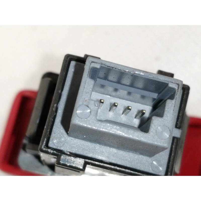 Recambio de warning para toyota auris ts referencia OEM IAM 8433202131  