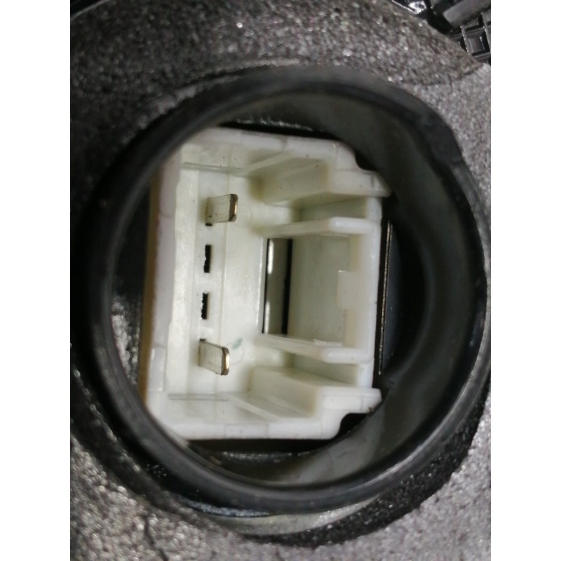 Recambio de cerradura puerta delantera derecha para toyota auris ts referencia OEM IAM A046693  