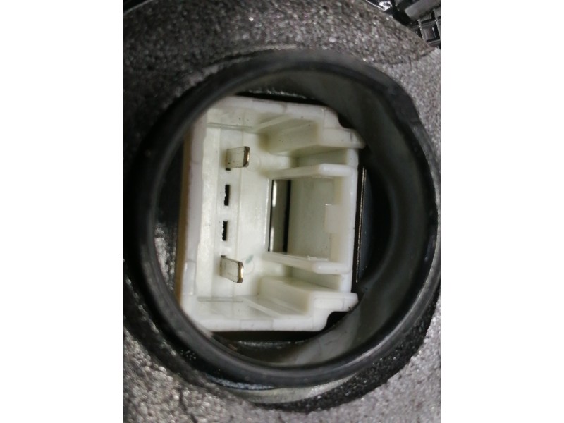 Recambio de cerradura puerta delantera derecha para toyota auris ts referencia OEM IAM A046693  