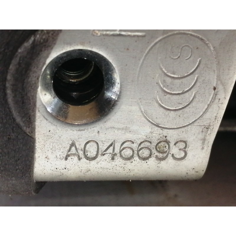 Recambio de cerradura puerta delantera derecha para toyota auris ts referencia OEM IAM A046693  