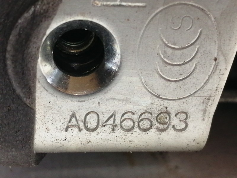 Recambio de cerradura puerta delantera derecha para toyota auris ts referencia OEM IAM A046693  