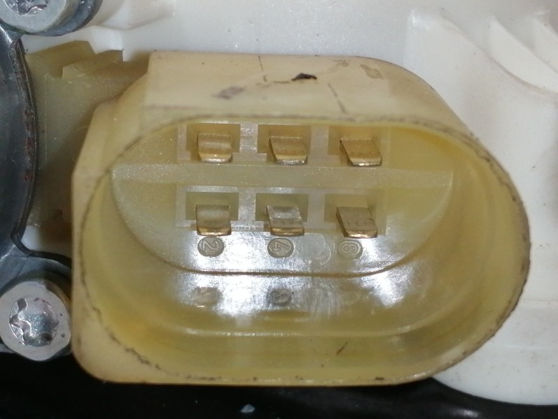 Recambio de elevalunas trasero derecho para bmw x5 (e70) 3.0d referencia OEM IAM 7137030S 974624100 6967262